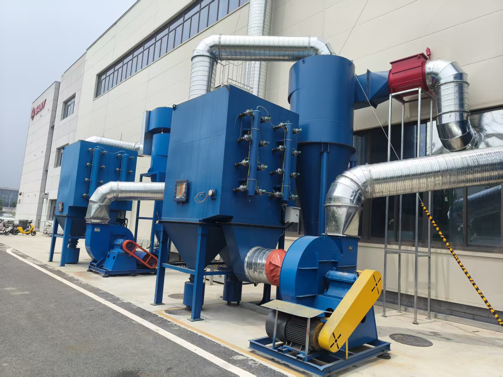 32 Cartridges Baghouse Industrial Dust Collector For Thermal Spray 