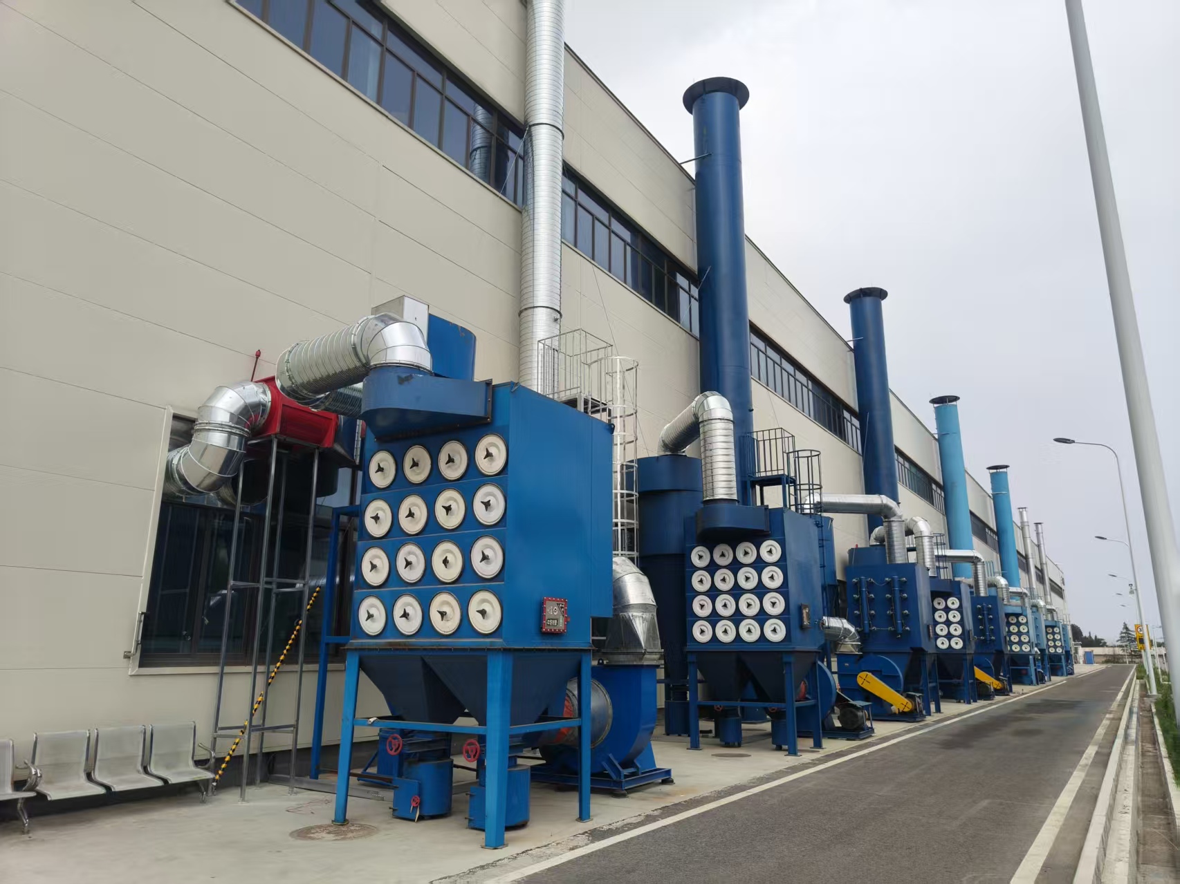 32 Cartridges Baghouse Industrial Dust Collector For Thermal Spray 